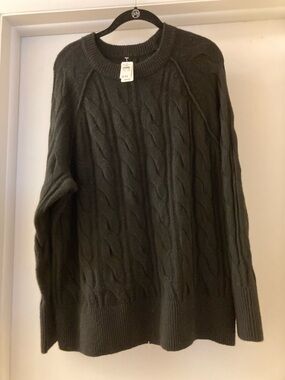 Womens Cable-Knit Crewneck Sweater - Black